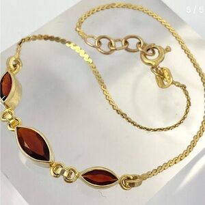Vintage 9k gold and garnet bracelet
